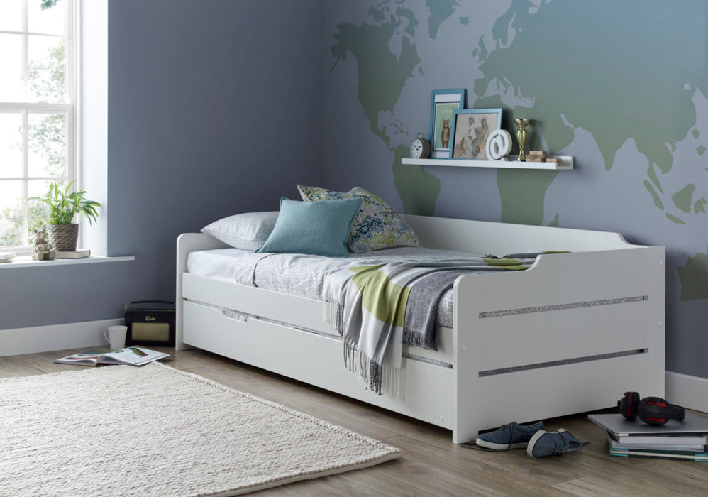 Copella White Guest Bed With Trundle