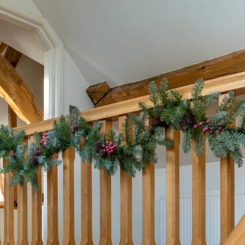 Snowy Dunhill Fir 9ft x 10" Garland With Berries & Cones