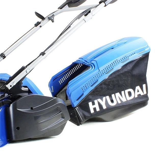 Hyundai 21"/53cm 196cc Self-Propelled Petrol Roller Lawnmower HYM530SPR